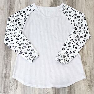 Women's Long Sleeve Leopard Shirt Medium